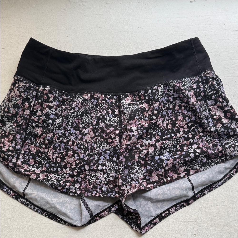 Lululemon Speed-Up 4” floral shorts